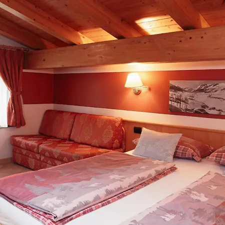 Hotel Garni Rin Da Rin Livigno Exterior photo