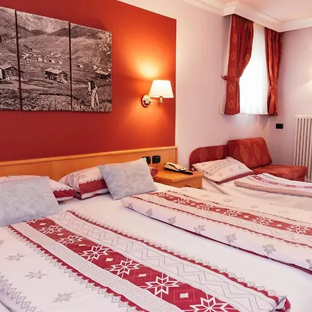 Hotel Garni Rin Da Rin Livigno Exterior photo