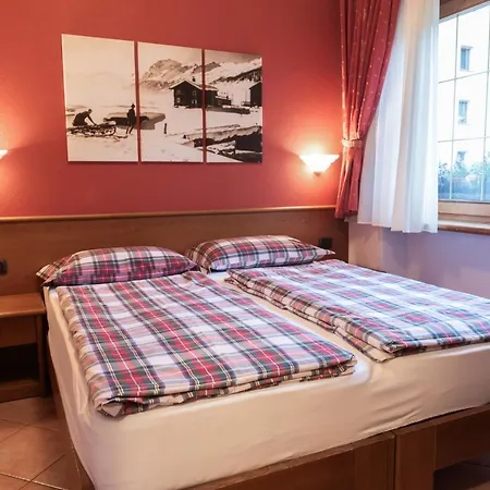Hotel Garni Rin Da Rin Livigno Exterior photo